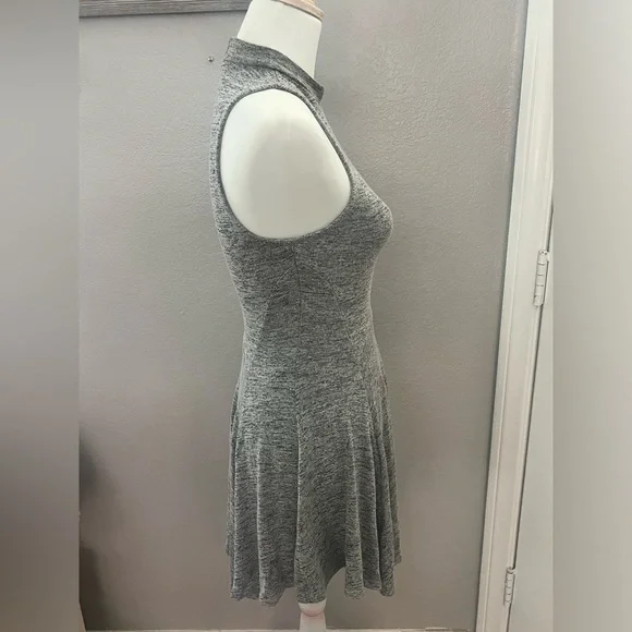Windsor | grey mini dress | size med | circle skirt, high neck, sleeveless GUC - Picture 6 of 7